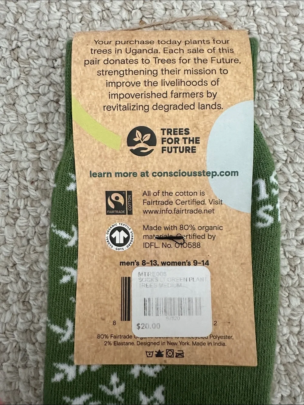 Conscious Step Men’s Green Leaf-Pattern Socks